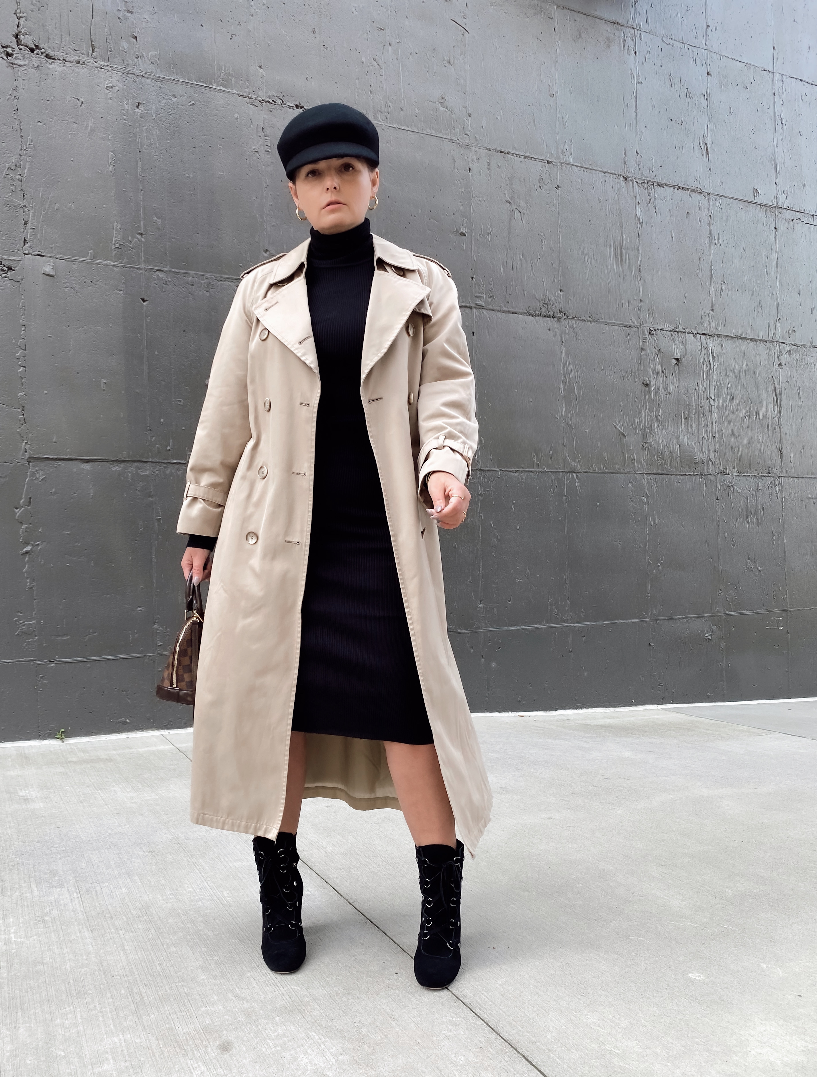 5 WAYS TO WEAR A TRENCH COAT: http://www.juliamarieb.com/2020/11/01/5-ways-to-wear-a-trench-coat-|-the-rule-of-5/  |   @julia.marie.b