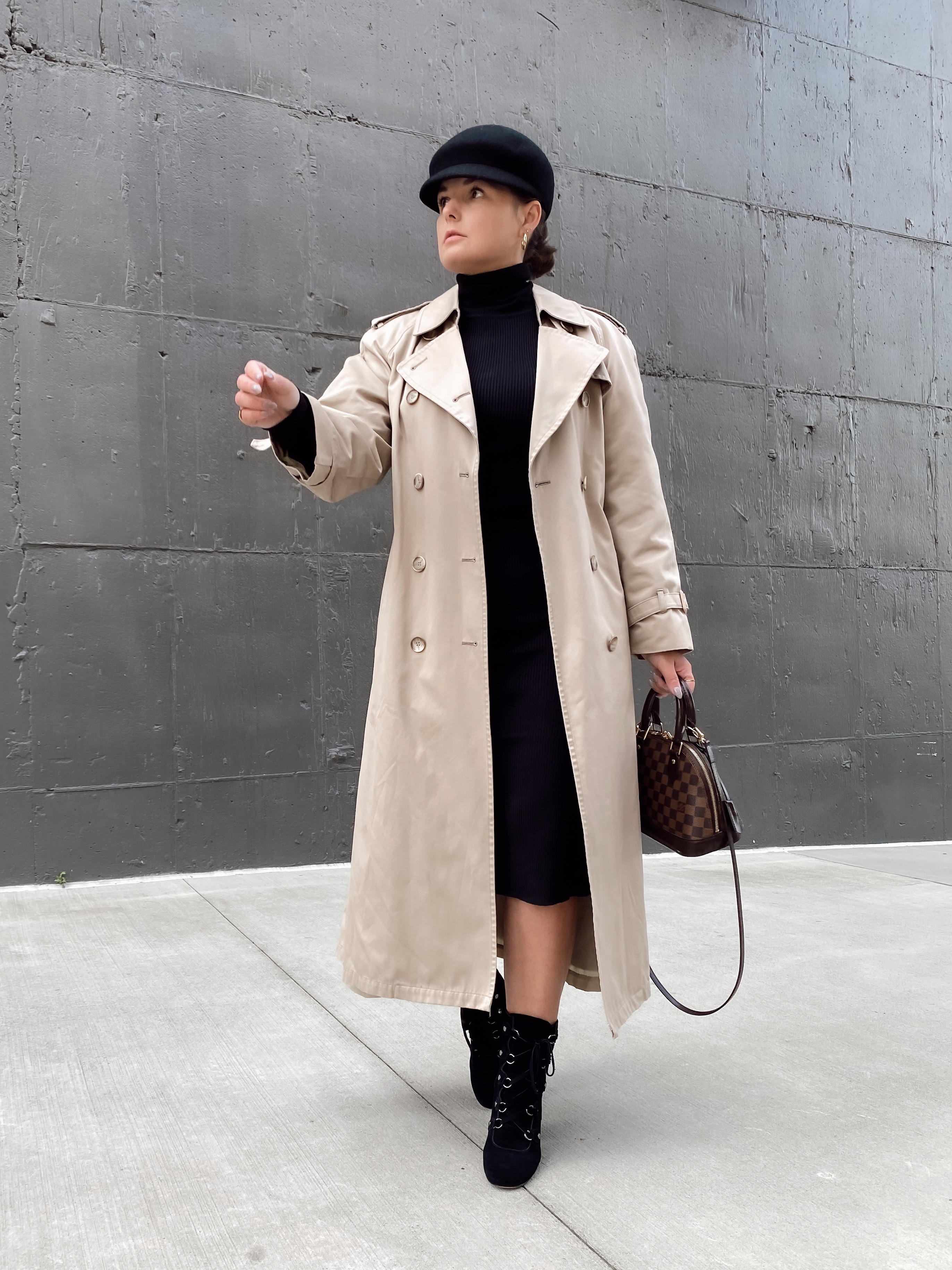 5 WAYS TO WEAR A TRENCH COAT: http://www.juliamarieb.com/2020/11/01/5-ways-to-wear-a-trench-coat-|-the-rule-of-5/  |   @julia.marie.b