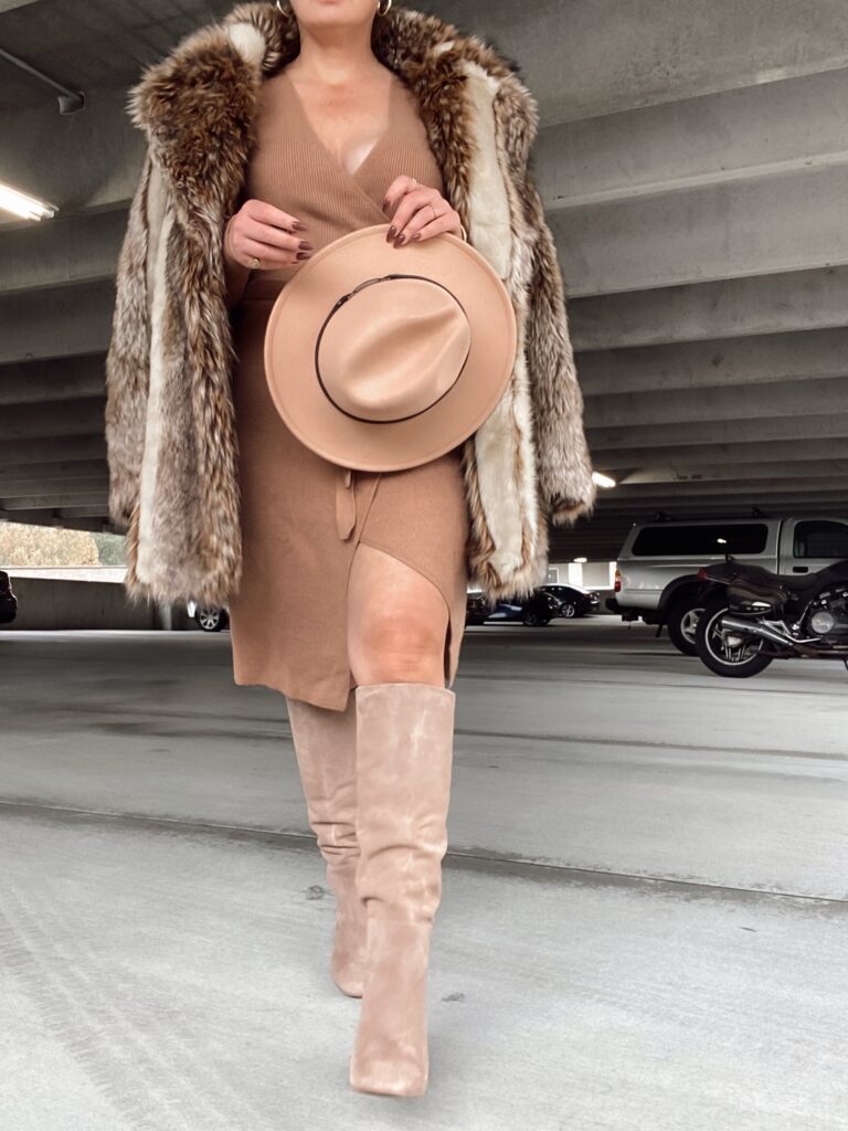 5 FALL OUTFIT IDEAS: http://www.juliamarieb.com/2020/12/06/5-fall-outfit-ideas-|-top-5-from-tiktok-&-ig-reels/.  |.  @julia.marie.b