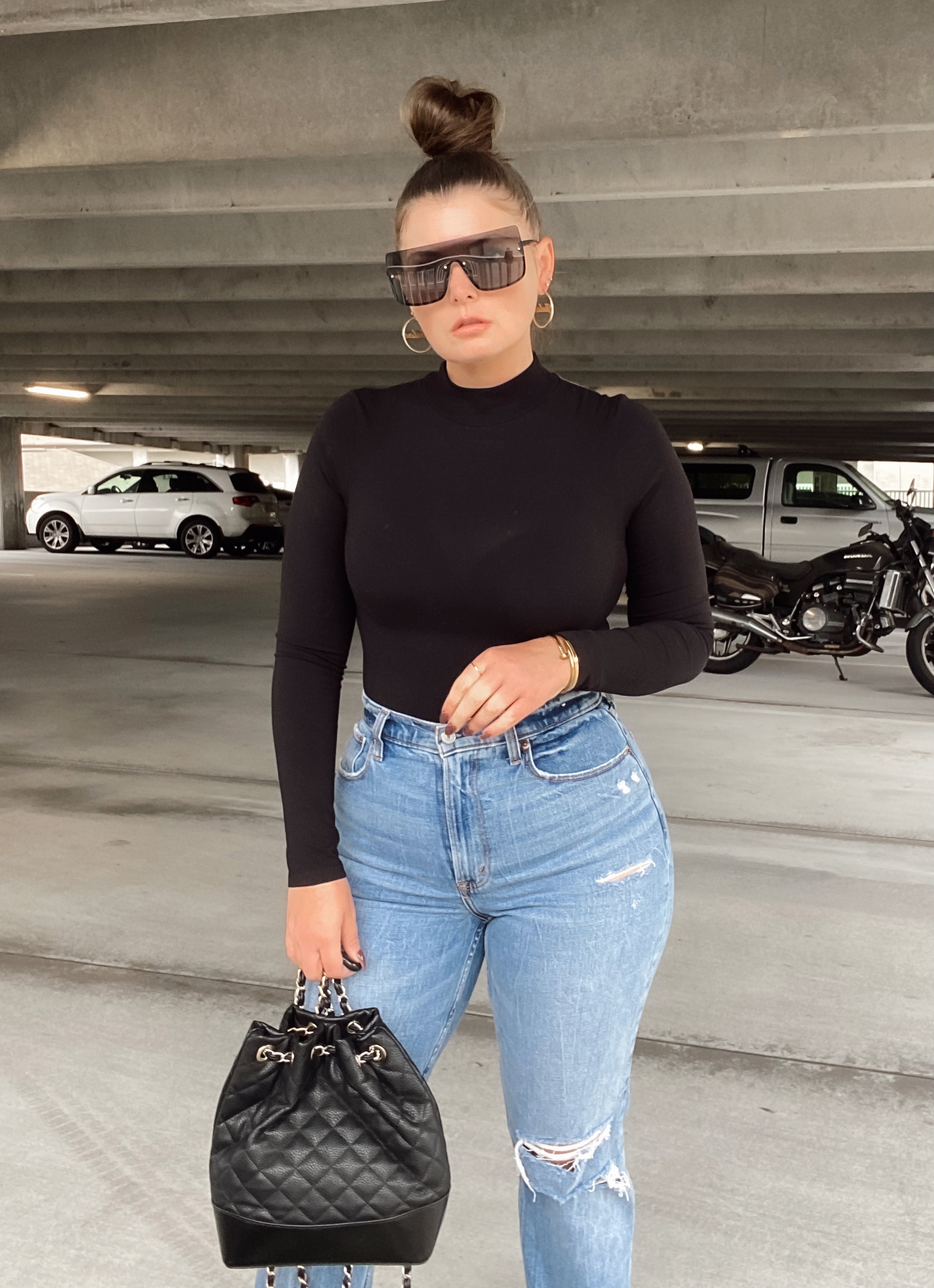 5 MOCKNECK OUTFIT IDEAS: http://www.juliamarieb.com/2021/01/17/5-mockneck-bodysuit-outfit-ideas-|-the-rule-of-5/ |. @julia.marie.b