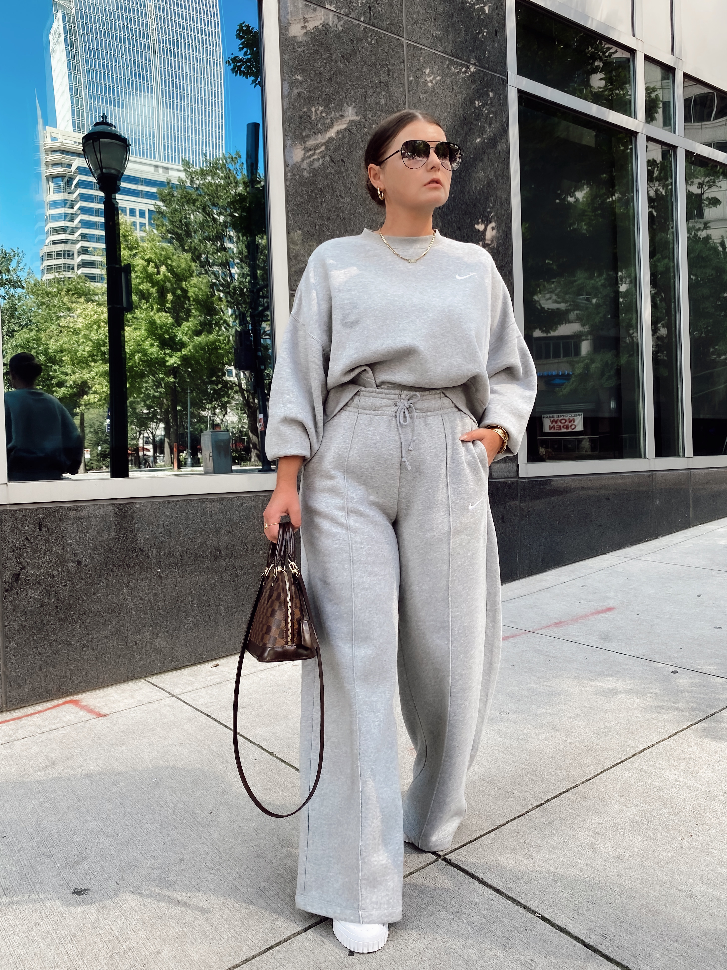 8 SWEATSUIT OUTFIT IDEAS FOR WINTER: http://www.juliamarieb.com/2021/01/03/8-sweatsuit-outfit-ideas-for-winter/ | @julia.marie.b