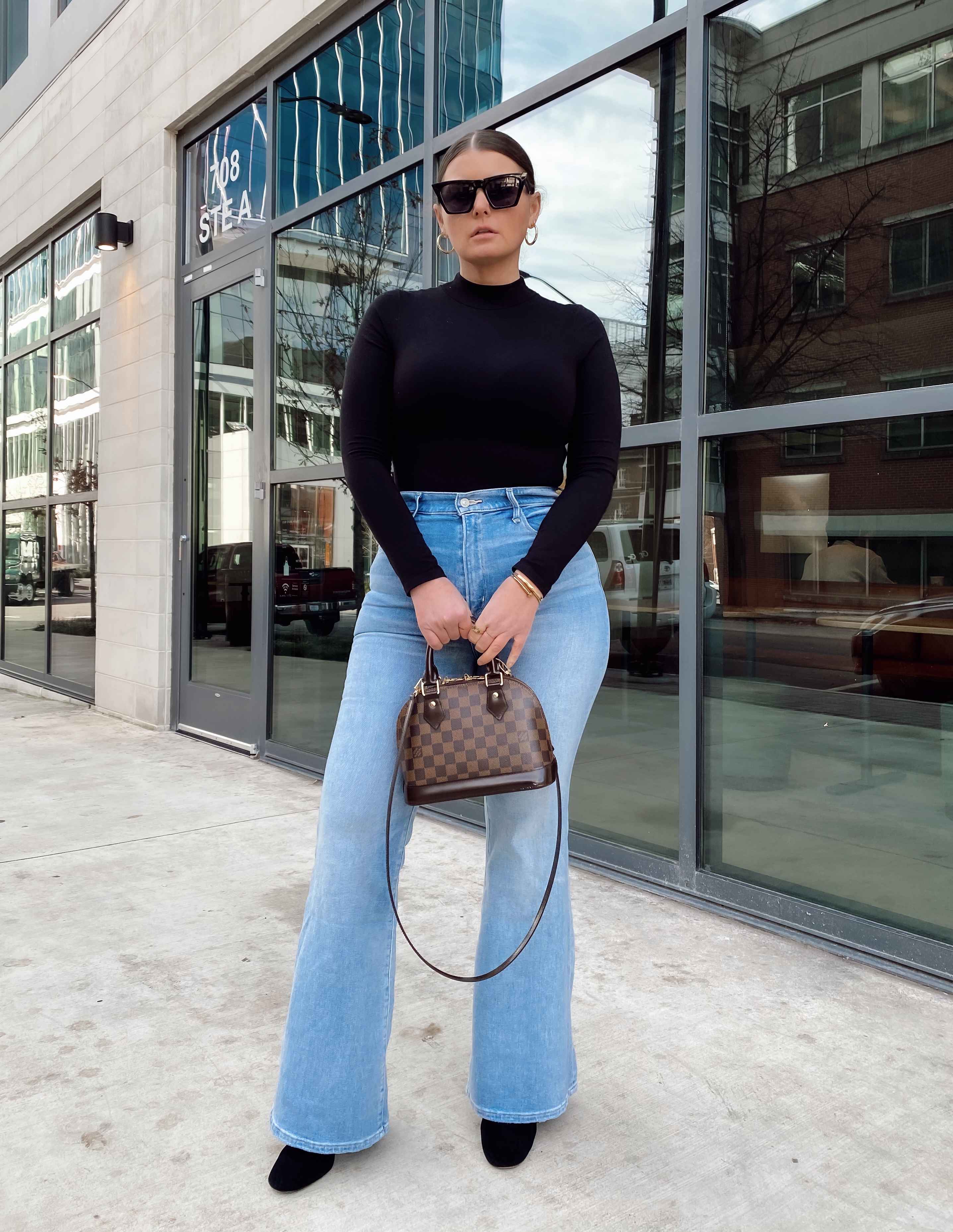 5 MOCKNECK OUTFIT IDEAS: http://www.juliamarieb.com/2021/01/17/5-mockneck-bodysuit-outfit-ideas-|-the-rule-of-5/ |. @julia.marie.b