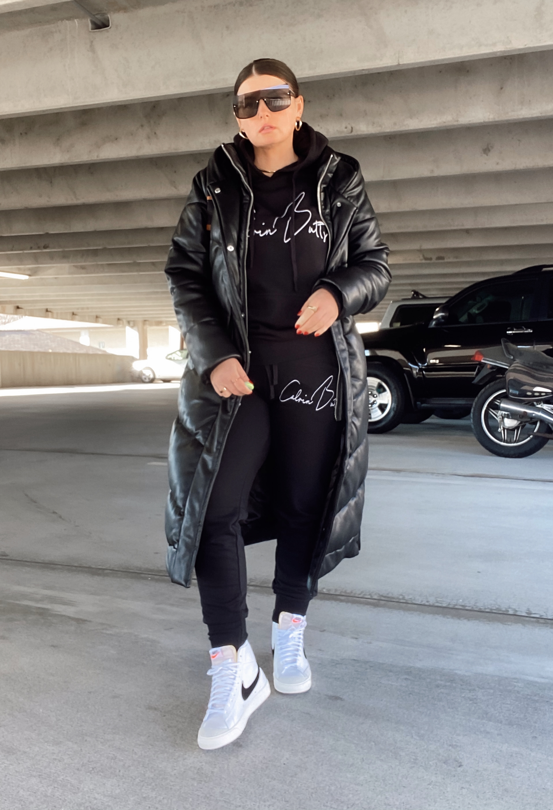 8 SWEATSUIT OUTFIT IDEAS FOR WINTER: http://www.juliamarieb.com/2021/01/03/8-sweatsuit-outfit-ideas-for-winter/ | @julia.marie.b