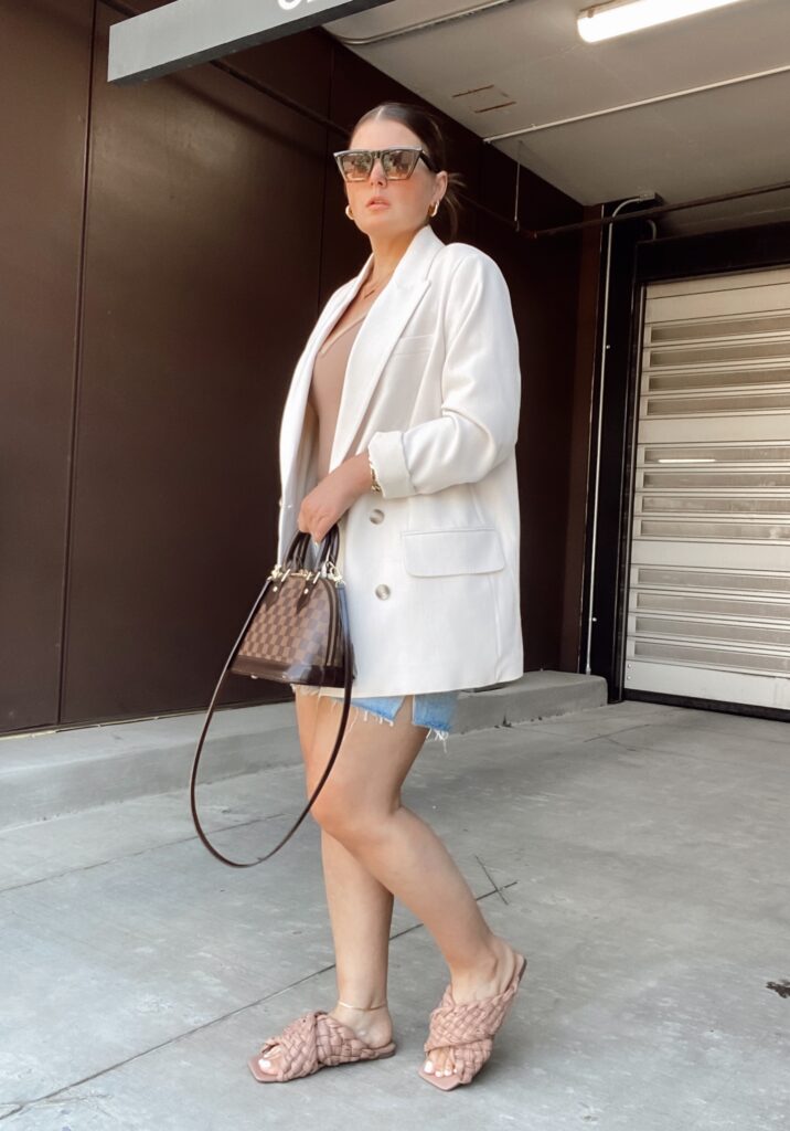 5 WAYS TO STYLE A BLAZER FOR SUMMER: http://www.juliamarieb.com/2021/05/19/5-ways-to-style:-blazer-for-summer-|-the-rule-of-5/.  |.  @julia.marie.b