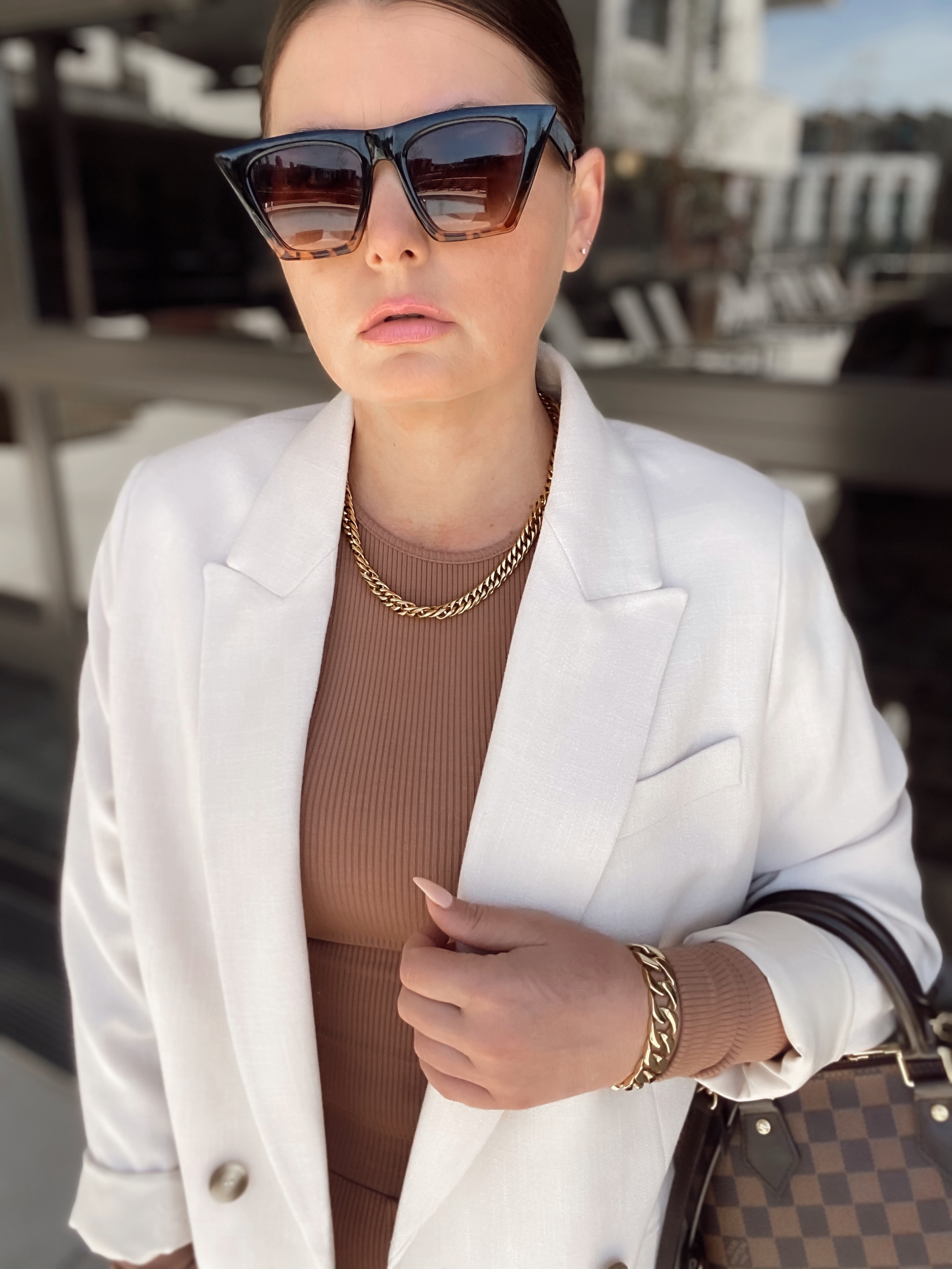 5 WAYS TO STYLE A BLAZER FOR SUMMER: http://www.juliamarieb.com/2021/05/19/5-ways-to-style:-blazer-for-summer-|-the-rule-of-5/.  |.  @julia.marie.b