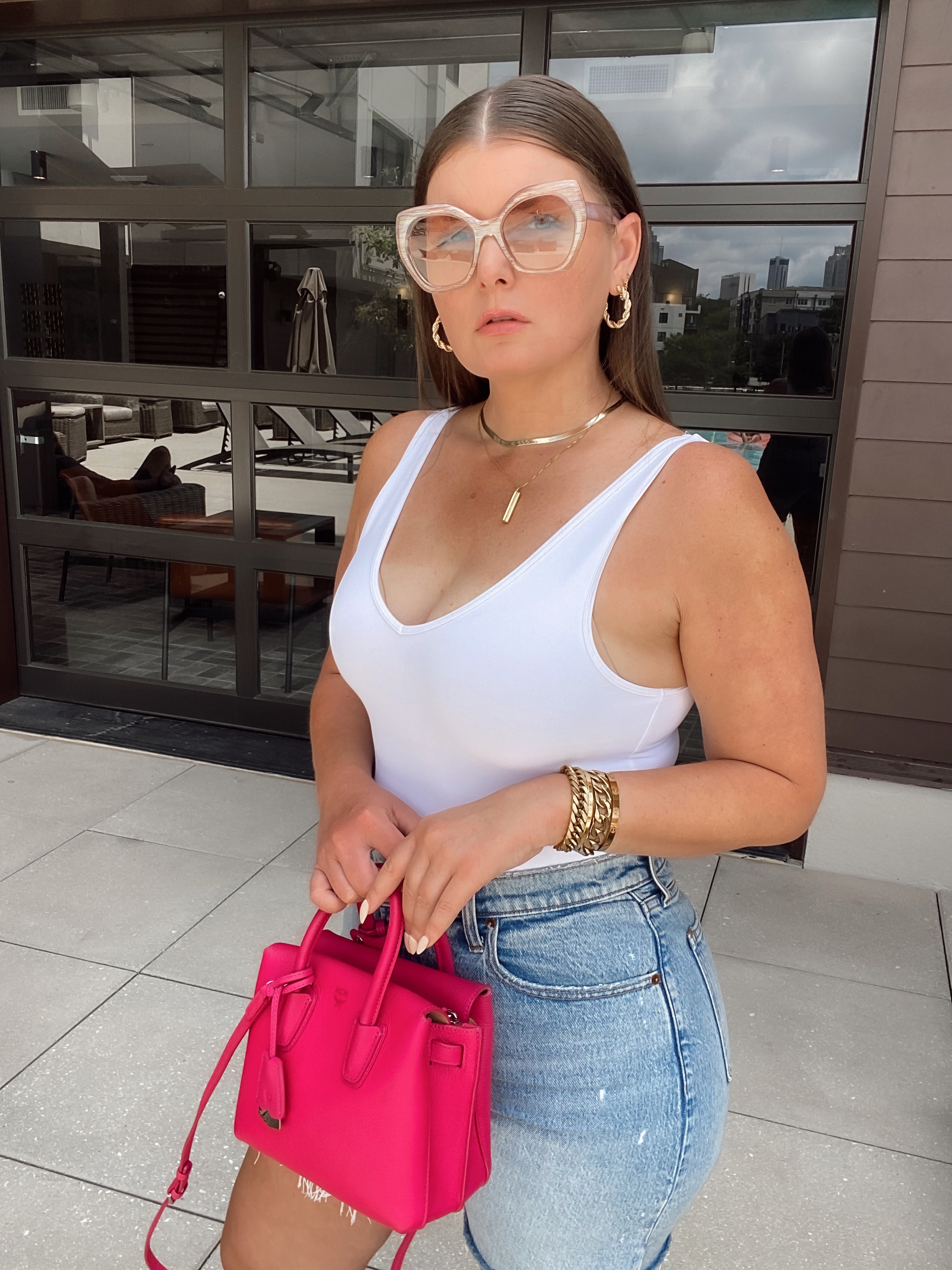 30 SUMMER OUTFIT IDEAS: http://www.juliamarieb.com/2021/06/20/30-summer-outfit-ideas:-hot-girl-summer-styling-series-week-3/. @julia.marie.b