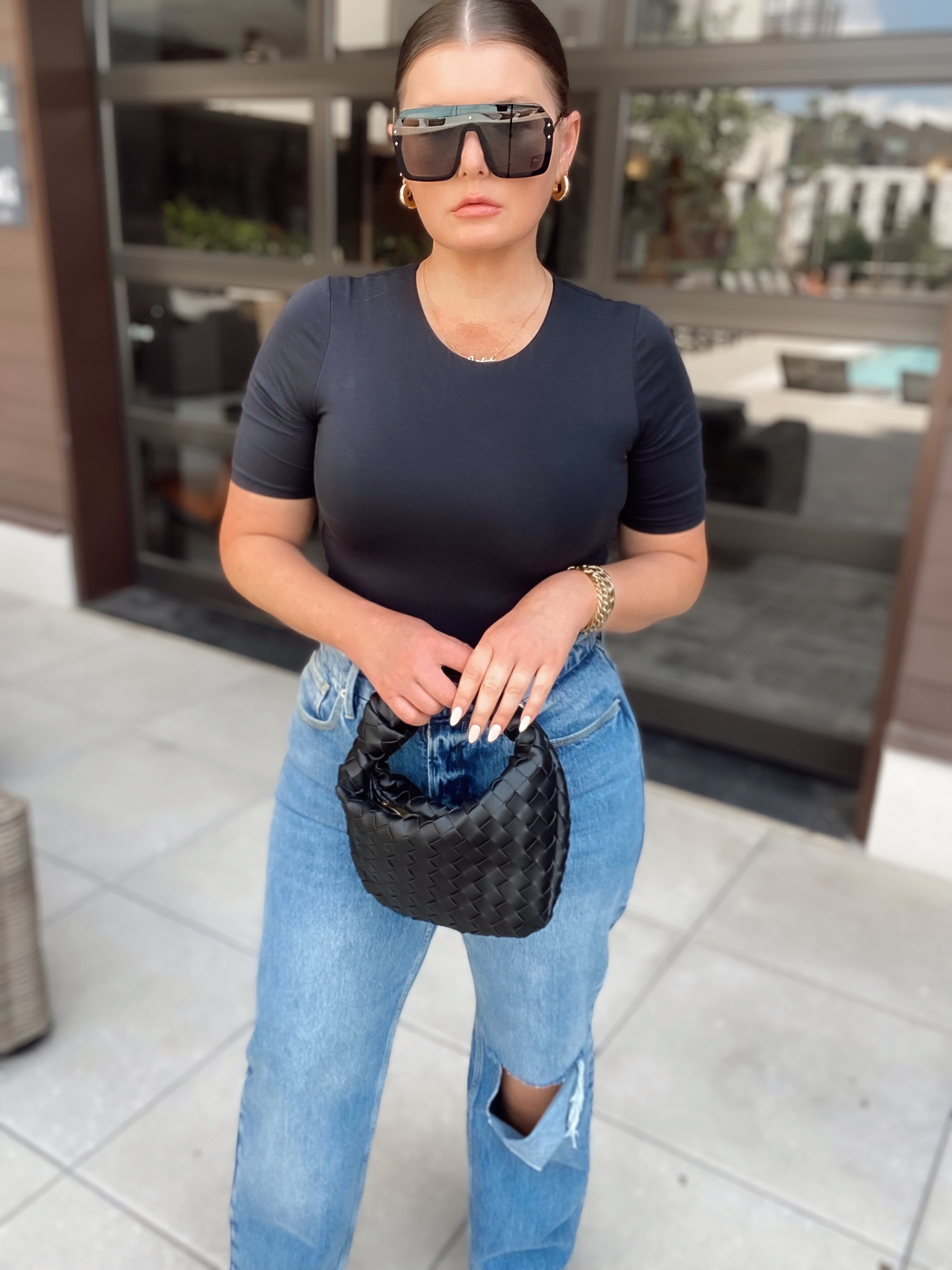 5 PAIRS OF JEANS FOR FALL: http://www.juliamarieb.com/2021/08/29/5-pairs-of-jeans-for-fall/     |. @julia.marie.b