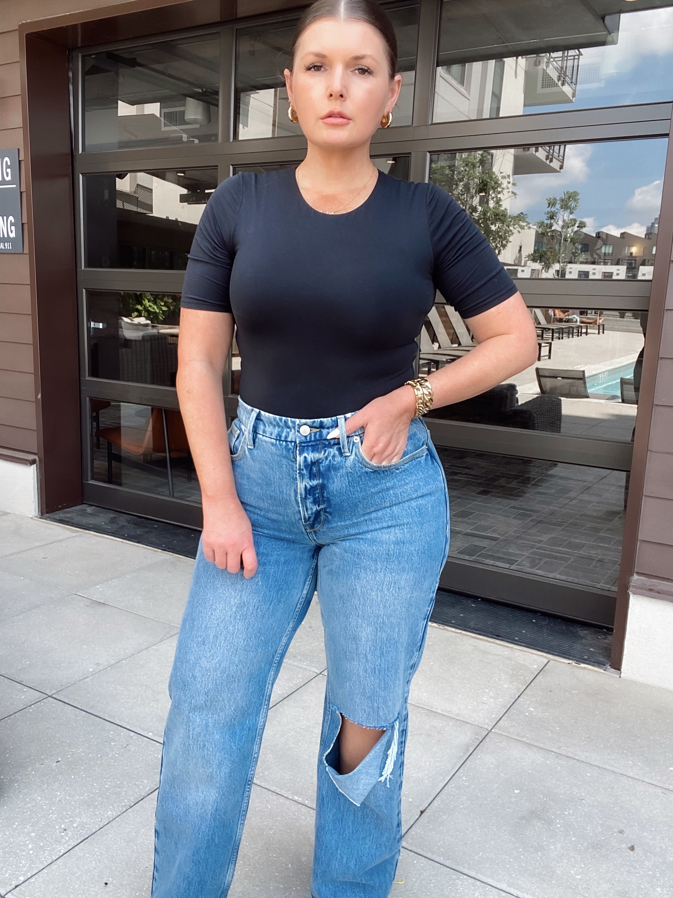 5 PAIRS OF JEANS FOR FALL: http://www.juliamarieb.com/2021/08/29/5-pairs-of-jeans-for-fall/     |. @julia.marie.b