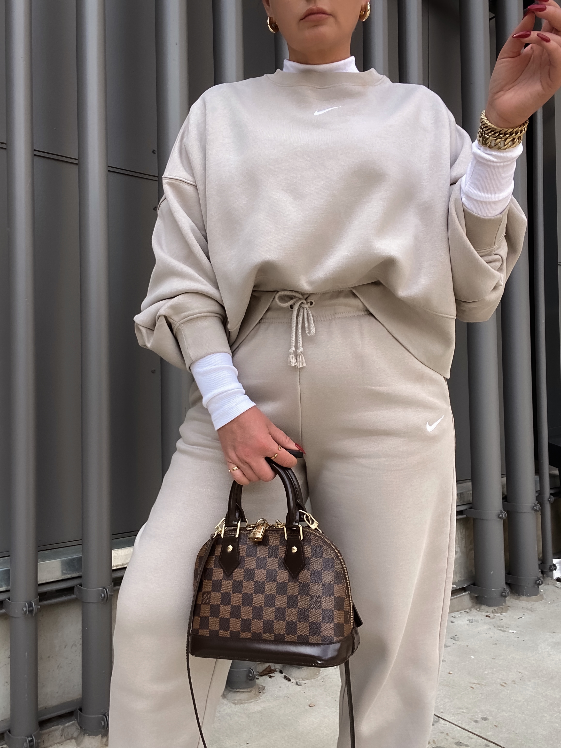 30 FALL OUTFIT IDEAS: http://www.juliamarieb.com/2021/10/03/30-fall-outfit-ideas:-girls-night-out-week/