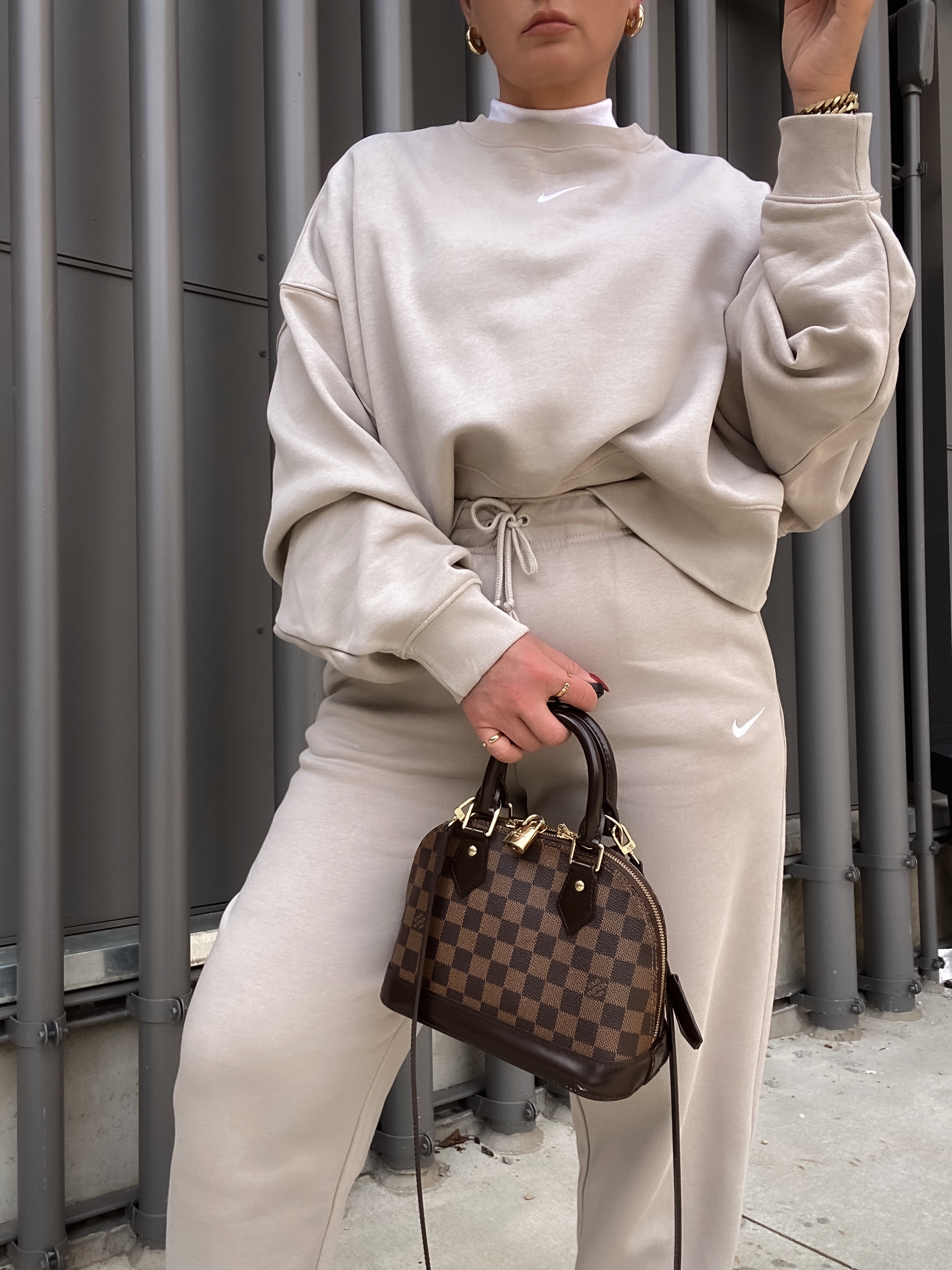 30 FALL OUTFIT IDEAS: http://www.juliamarieb.com/2021/10/03/30-fall-outfit-ideas:-girls-night-out-week/