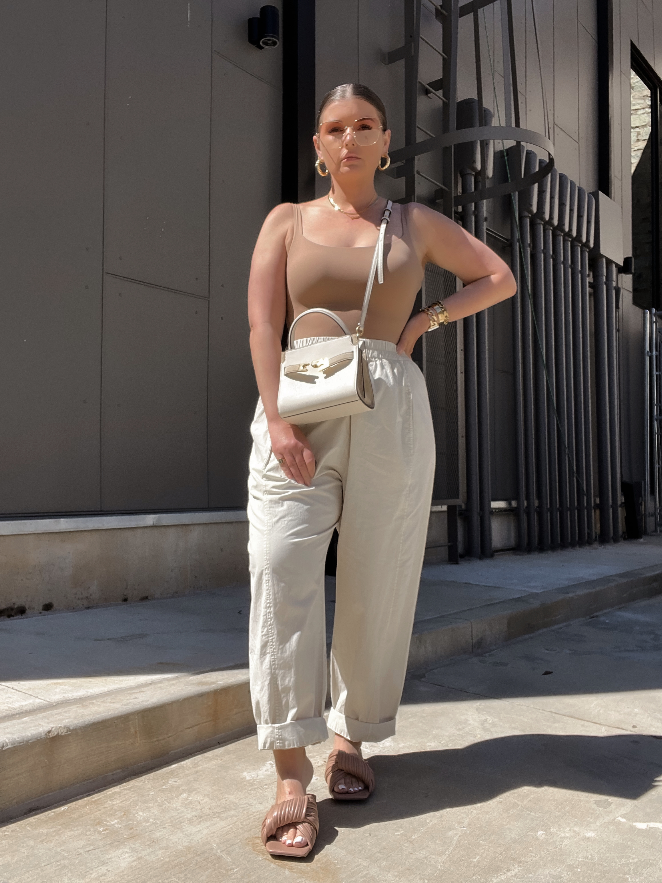 21 SPRING OUTFIT IDEAS: http://www.juliamarieb.com/2022/03/23/21-spring-outfit-ideas:-spring-styling-series-week-3/