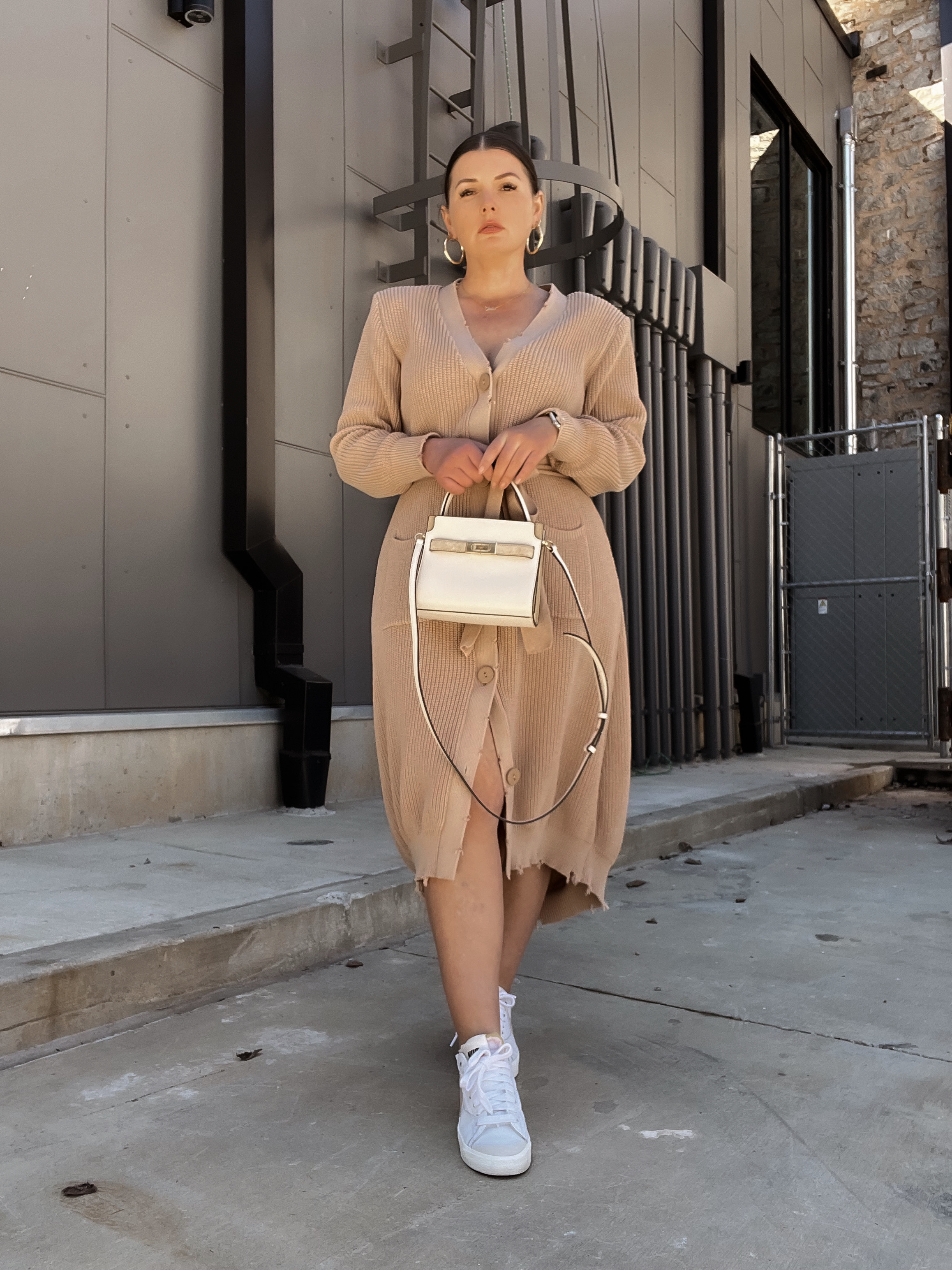 21 SPRING OUTFIT IDEAS: http://www.juliamarieb.com/2022/03/23/21-spring-outfit-ideas:-spring-styling-series-week-3/