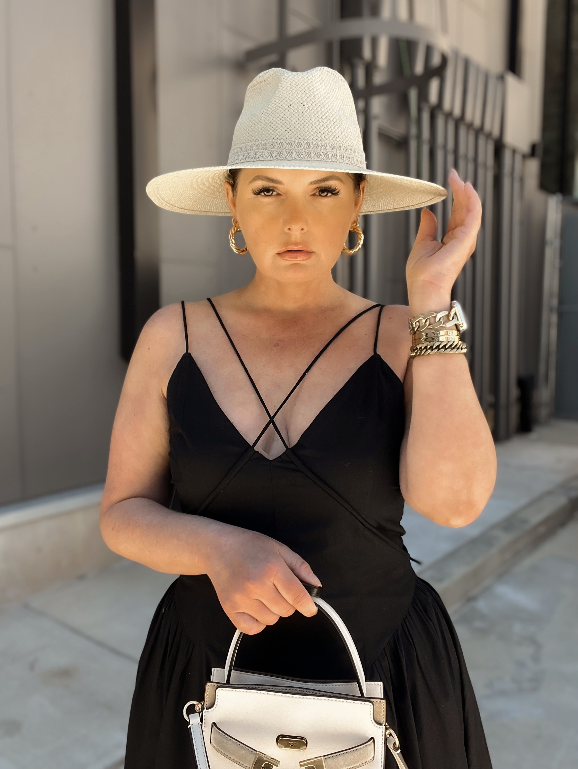 21 SPRING OUTFIT IDEAS: http://www.juliamarieb.com/2022/03/23/21-spring-outfit-ideas:-spring-styling-series-week-3/