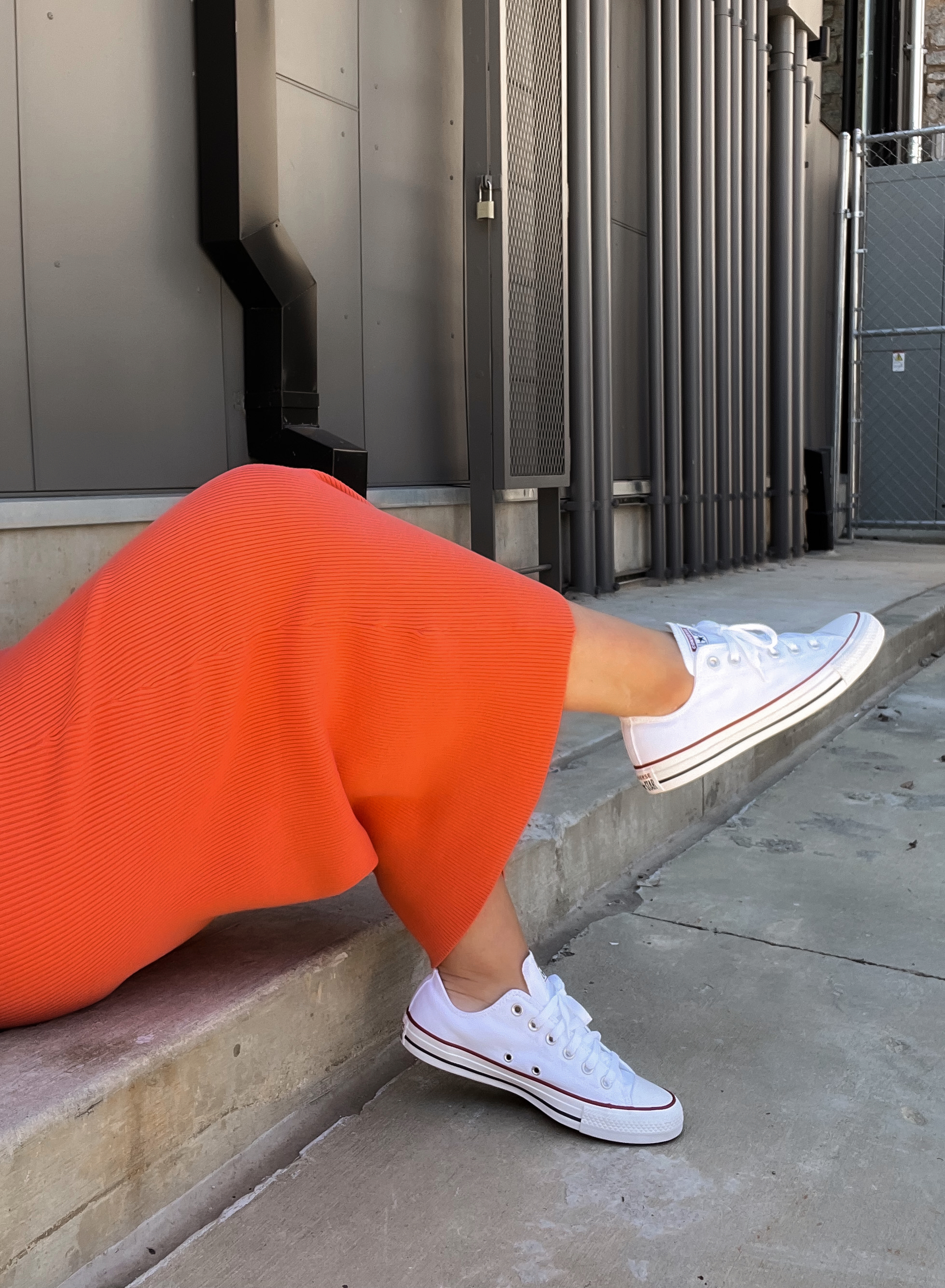 21 SPRING OUTFIT IDEAS: http://www.juliamarieb.com/2022/03/23/21-spring-outfit-ideas:-spring-styling-series-week-3/