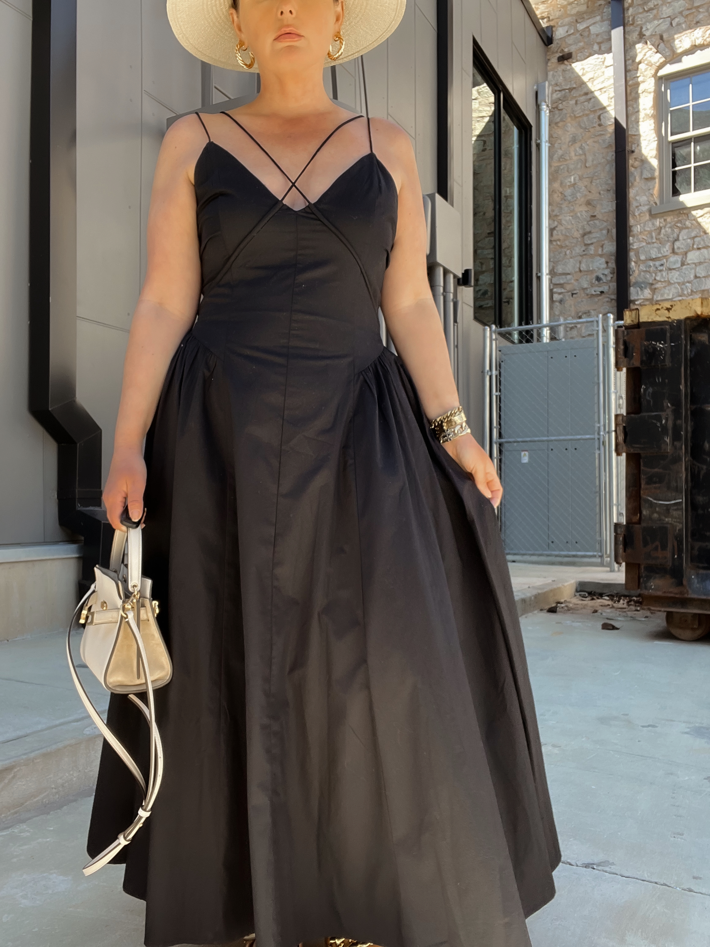 21 SPRING OUTFIT IDEAS: http://www.juliamarieb.com/2022/03/23/21-spring-outfit-ideas:-spring-styling-series-week-3/