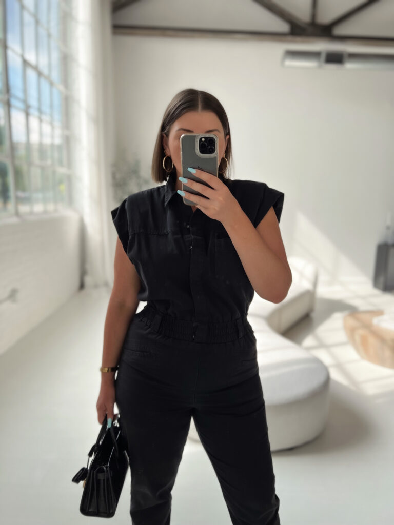 20 FALL OUTFIT IDEAS: http://www.juliamarieb.com/2022/09/02/20-fall-transitional-outfit-ideas:-week-four/