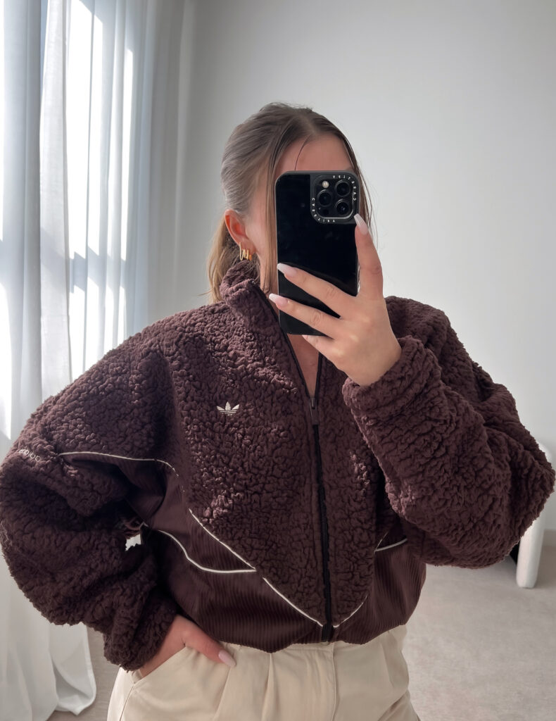 5 FALL OUTFITS WITH ADIDAS