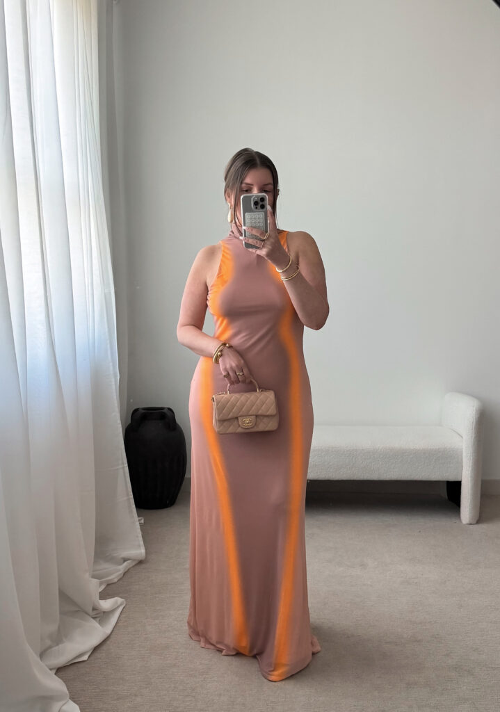 MAXI DRESSES FOR SPRING: https://www.juliamarieb.com/2024/03/07/spring-outfits:-body-hugging-maxi-dresses/