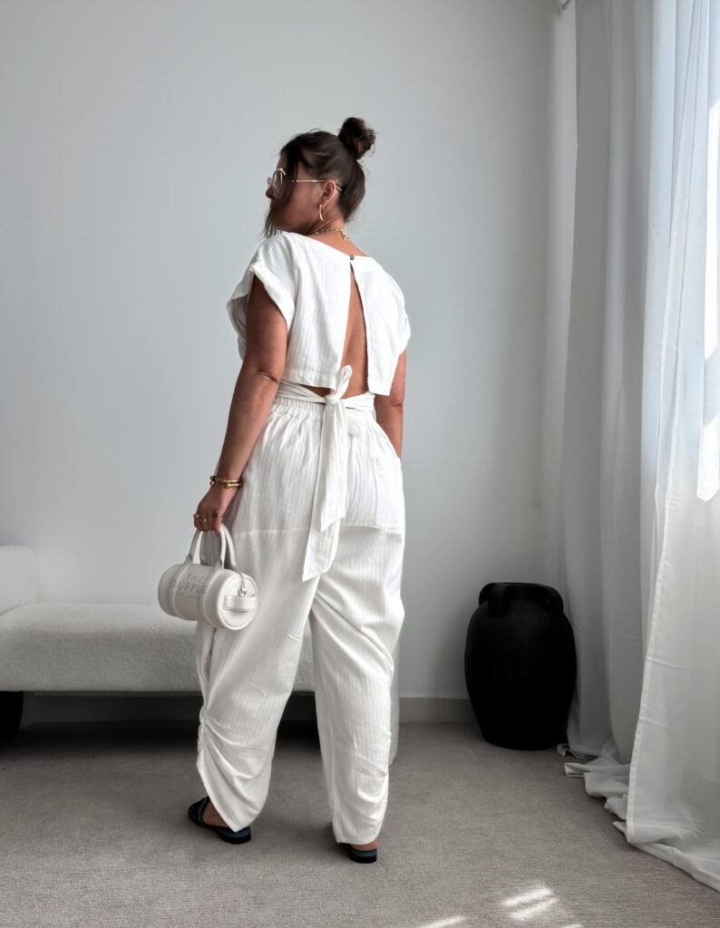 WHITE OUTFITS FOR SUMMER http://www.juliamarieb.com/2024/04/01/white-outfits:-spring-outfits/