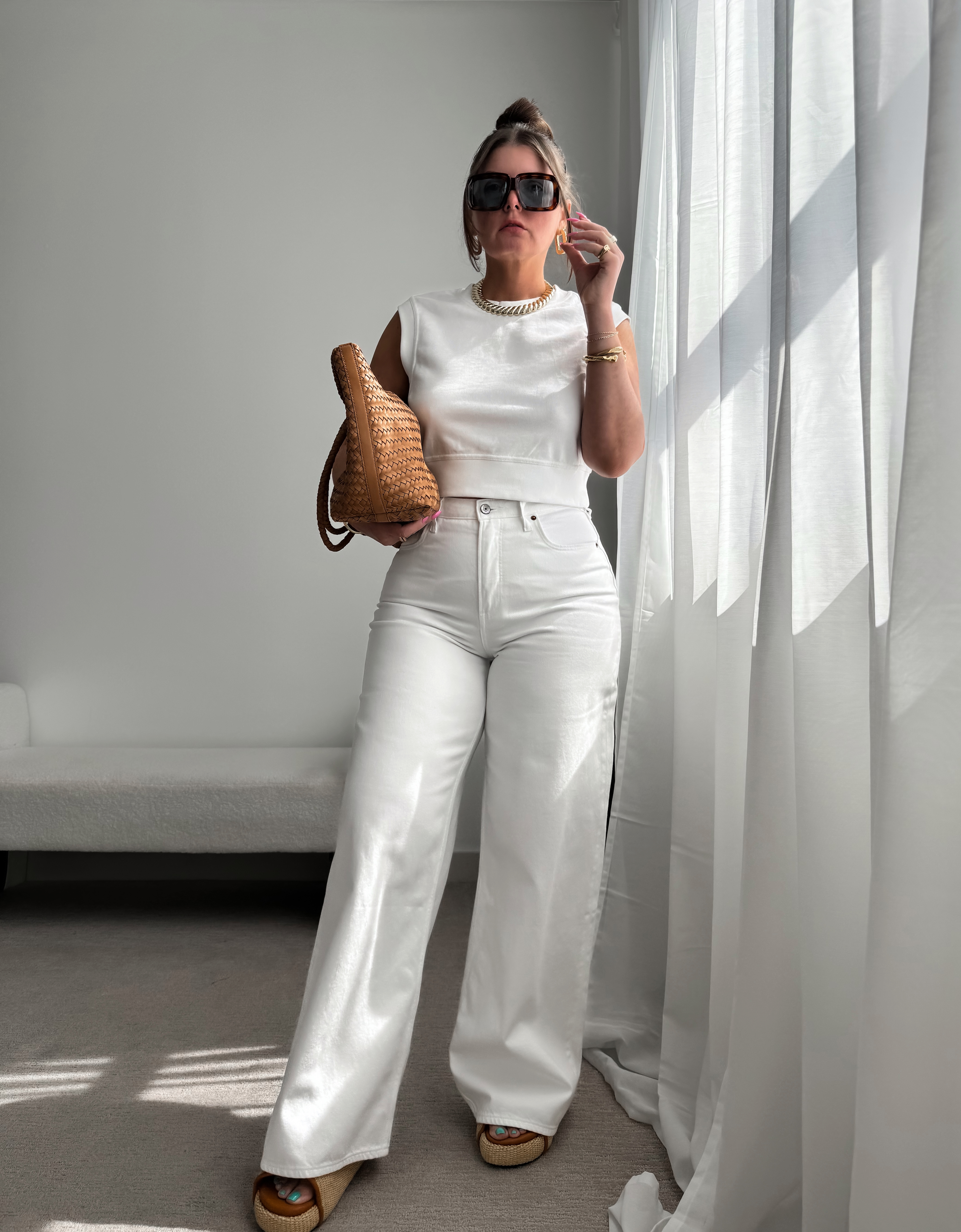 WHITE OUTFITS FOR SUMMER http://www.juliamarieb.com/2024/04/01/white-outfits:-spring-outfits/