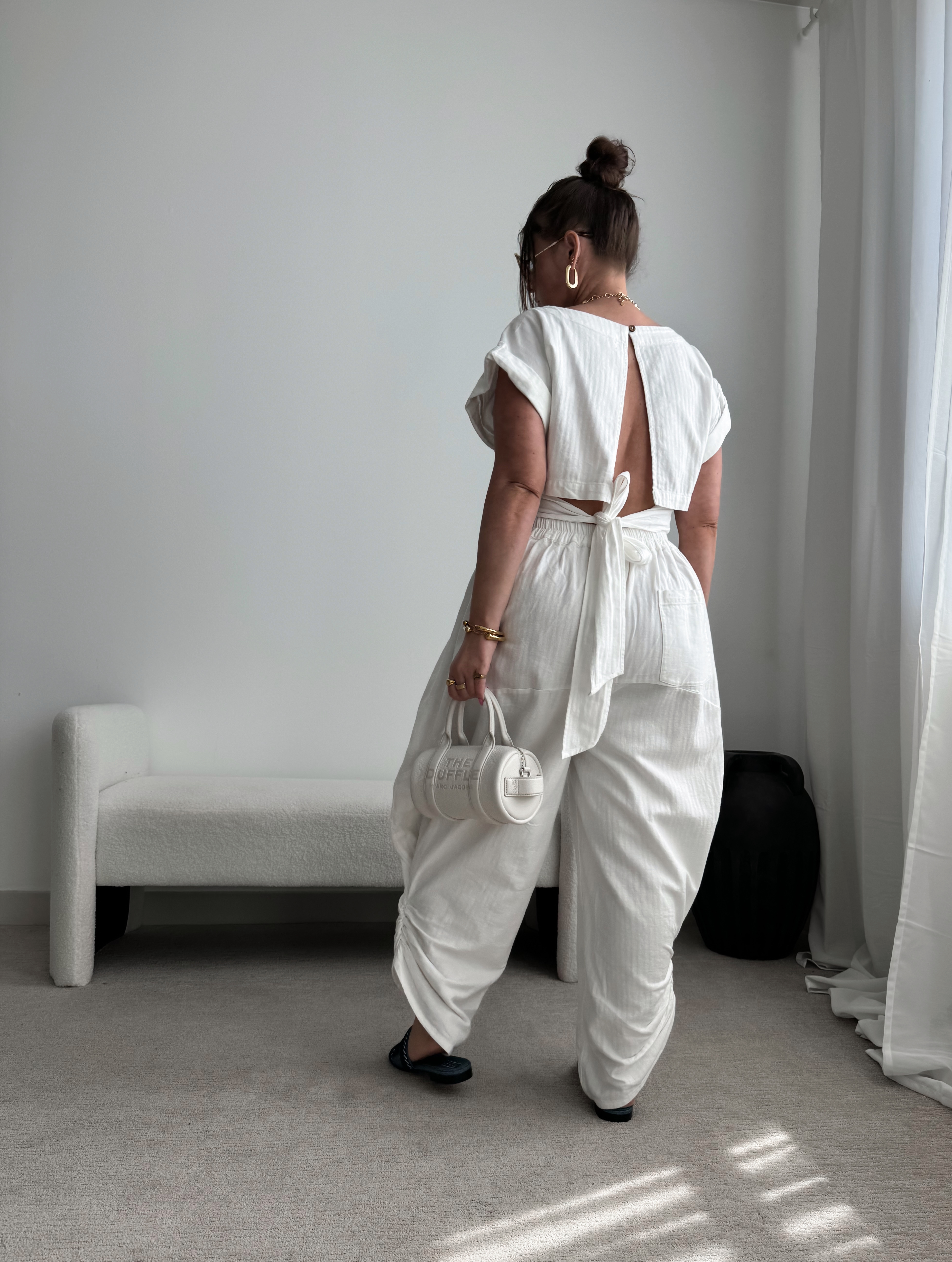 WHITE OUTFITS FOR SUMMER http://www.juliamarieb.com/2024/04/01/white-outfits:-spring-outfits/