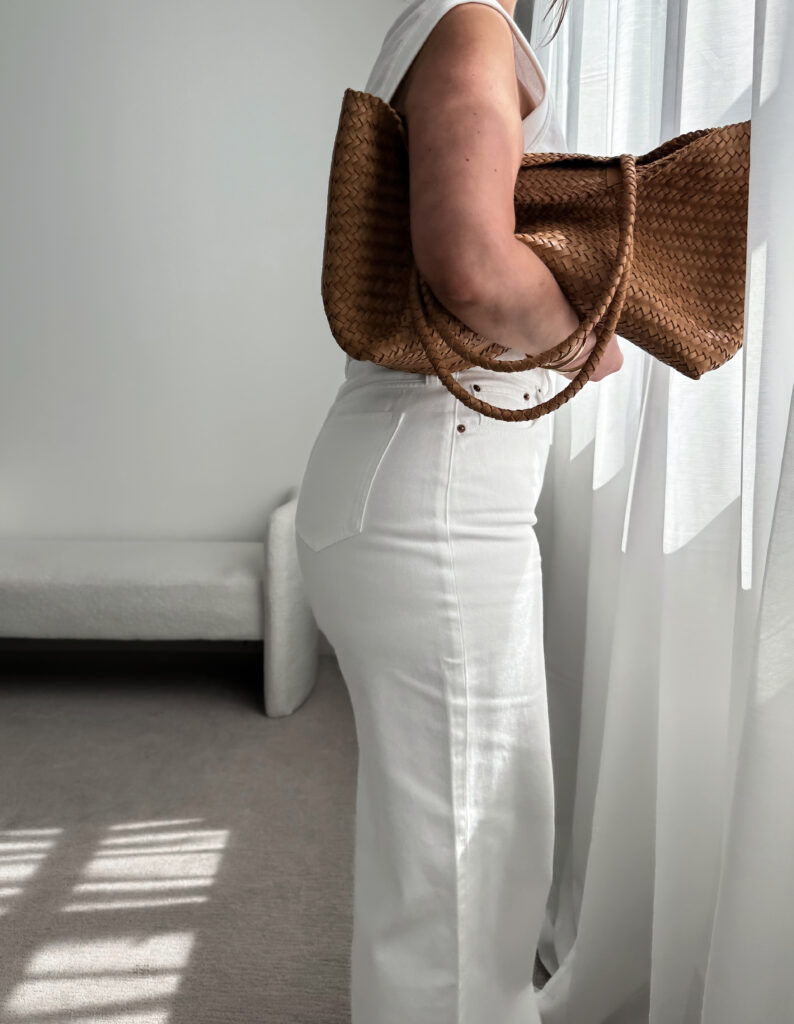 WHITE OUTFITS FOR SUMMER http://www.juliamarieb.com/2024/04/01/white-outfits:-spring-outfits/