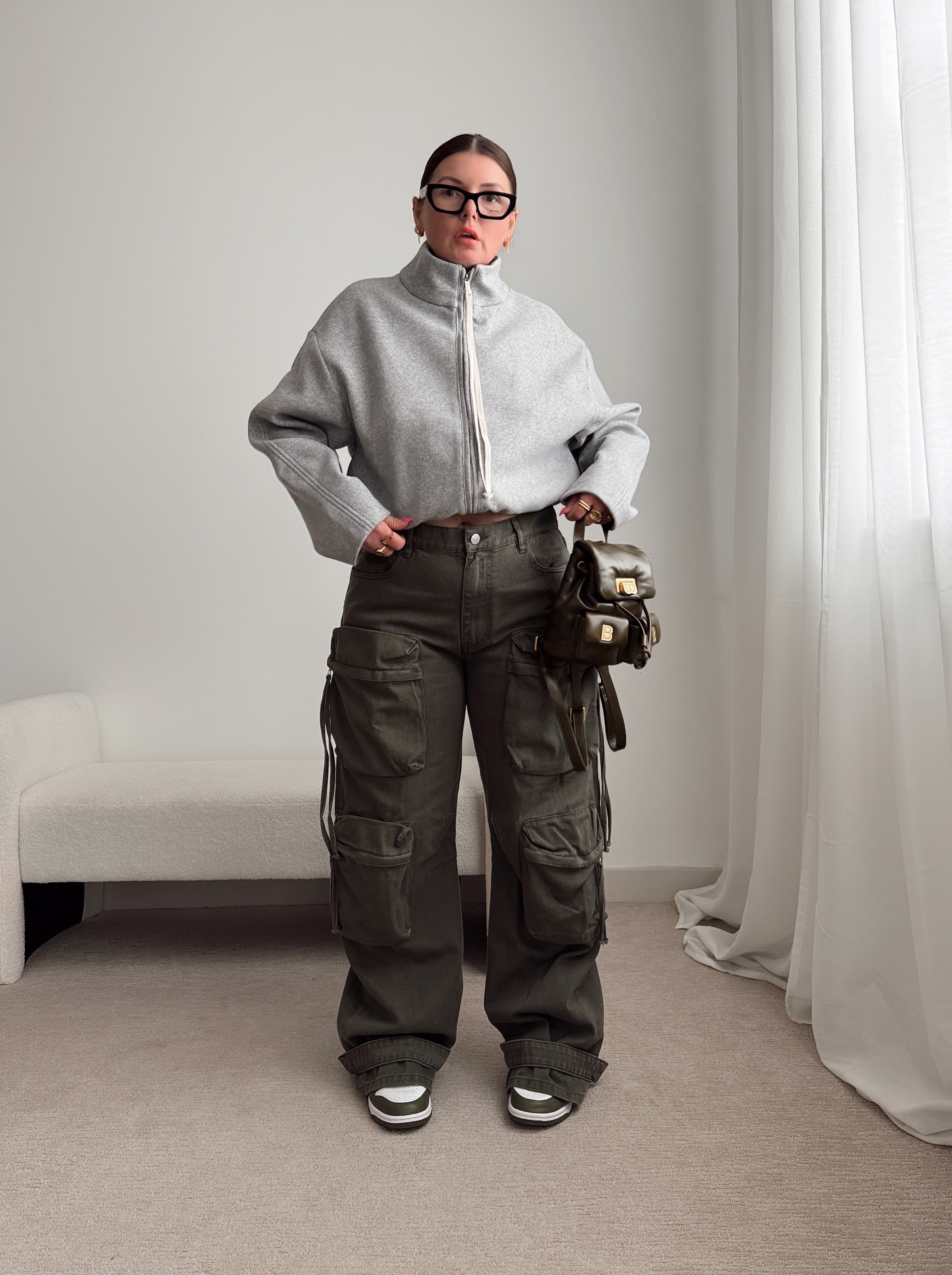 6 WAYS TO STYLE CARGO JEANS FOR SPRING https://www.juliamarieb.com/2025/04/21/6-ways-to-style-zara-cargo-jeans/