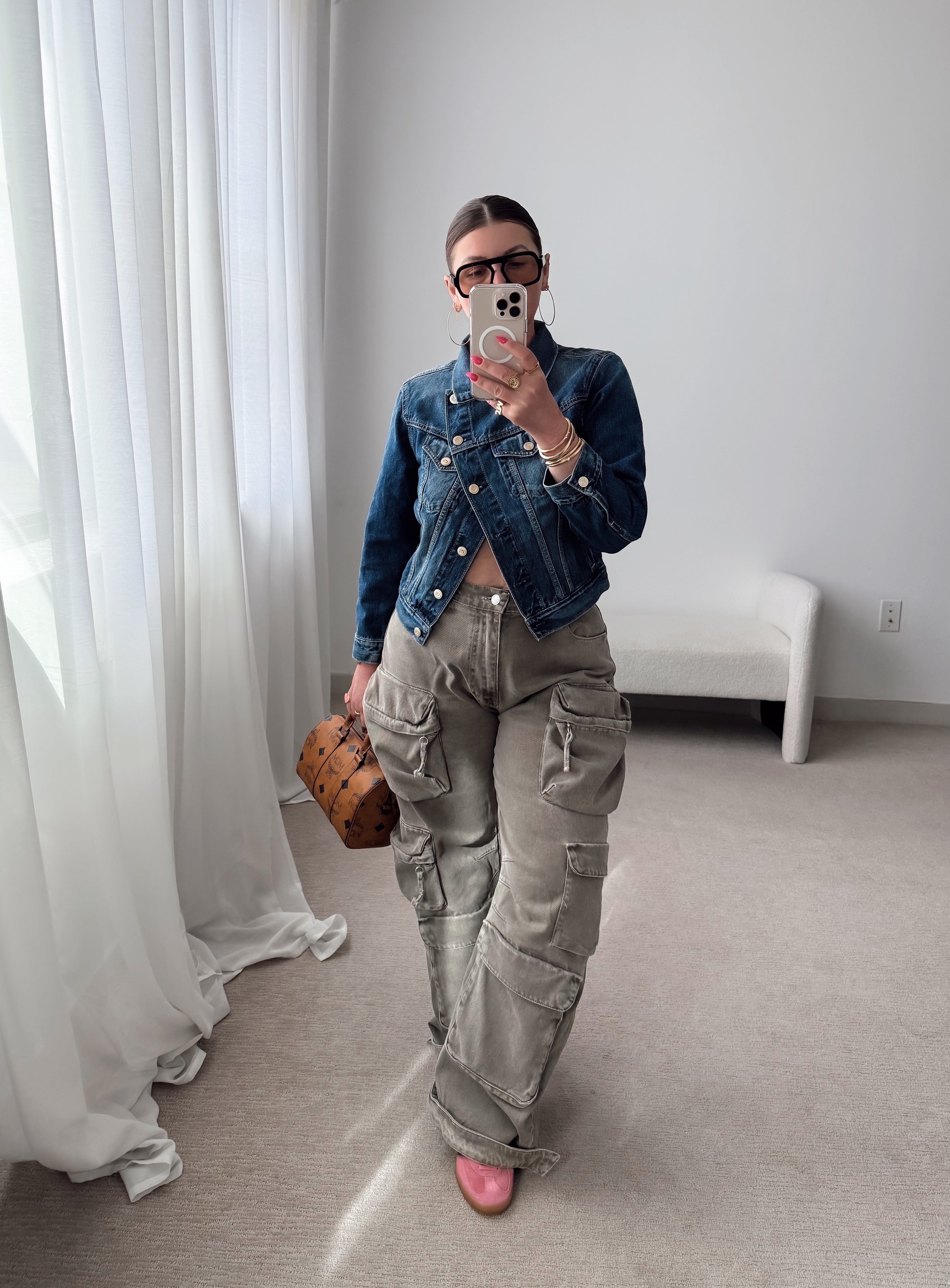 6 WAYS TO STYLE CARGO JEANS FOR SPRING https://www.juliamarieb.com/2025/04/21/6-ways-to-style-zara-cargo-jeans/