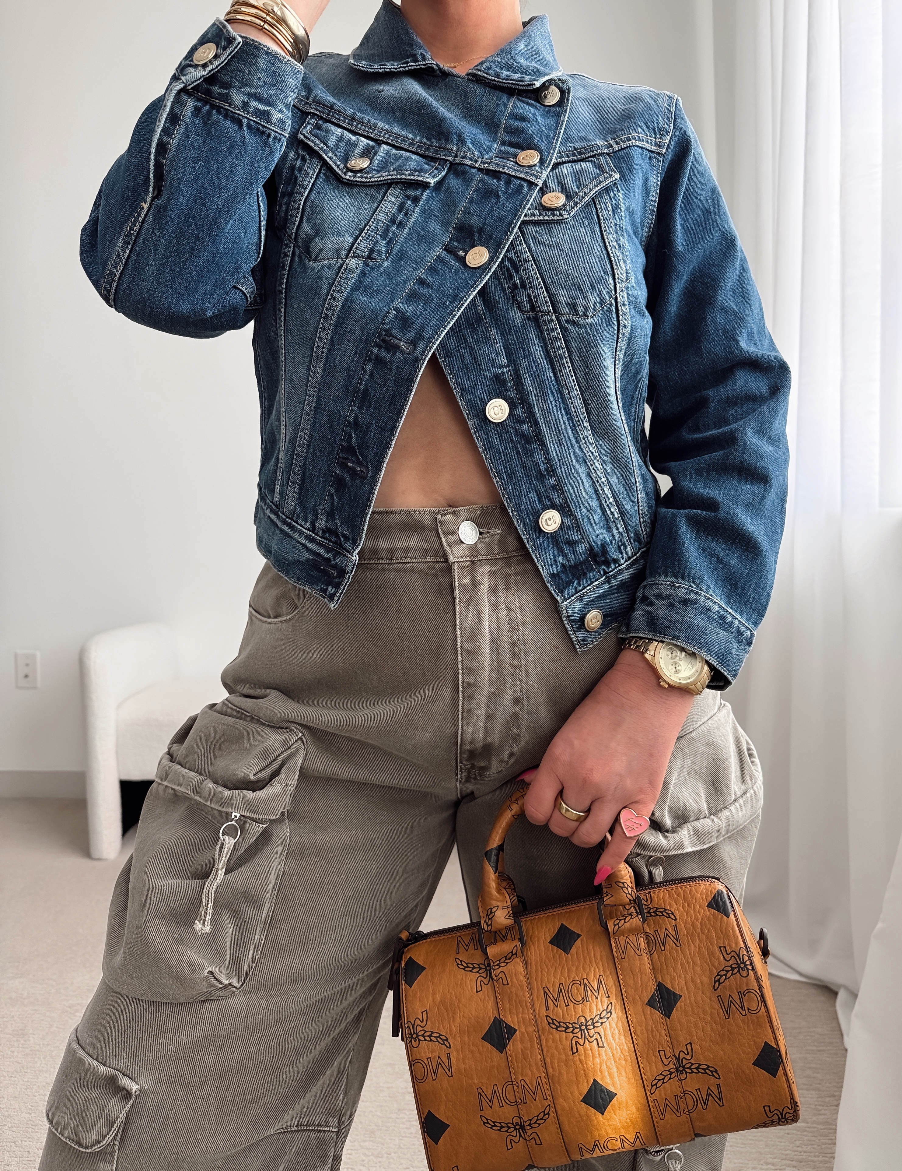 6 WAYS TO STYLE CARGO JEANS FOR SPRING https://www.juliamarieb.com/2025/04/21/6-ways-to-style-zara-cargo-jeans/