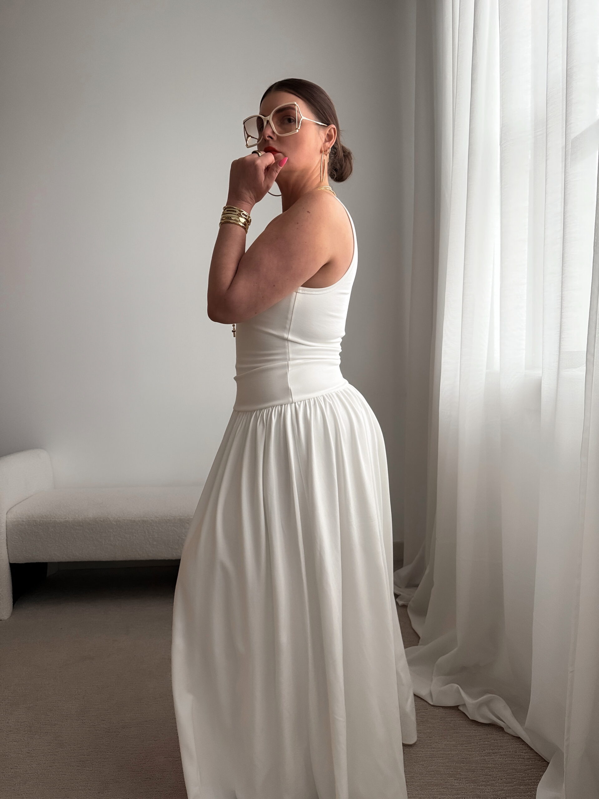4 WHITE DRESSES FOR SPRING AND SUMMER https://www.juliamarieb.com/2025/04/30/4-white-dresses-for-spring-and-summer/