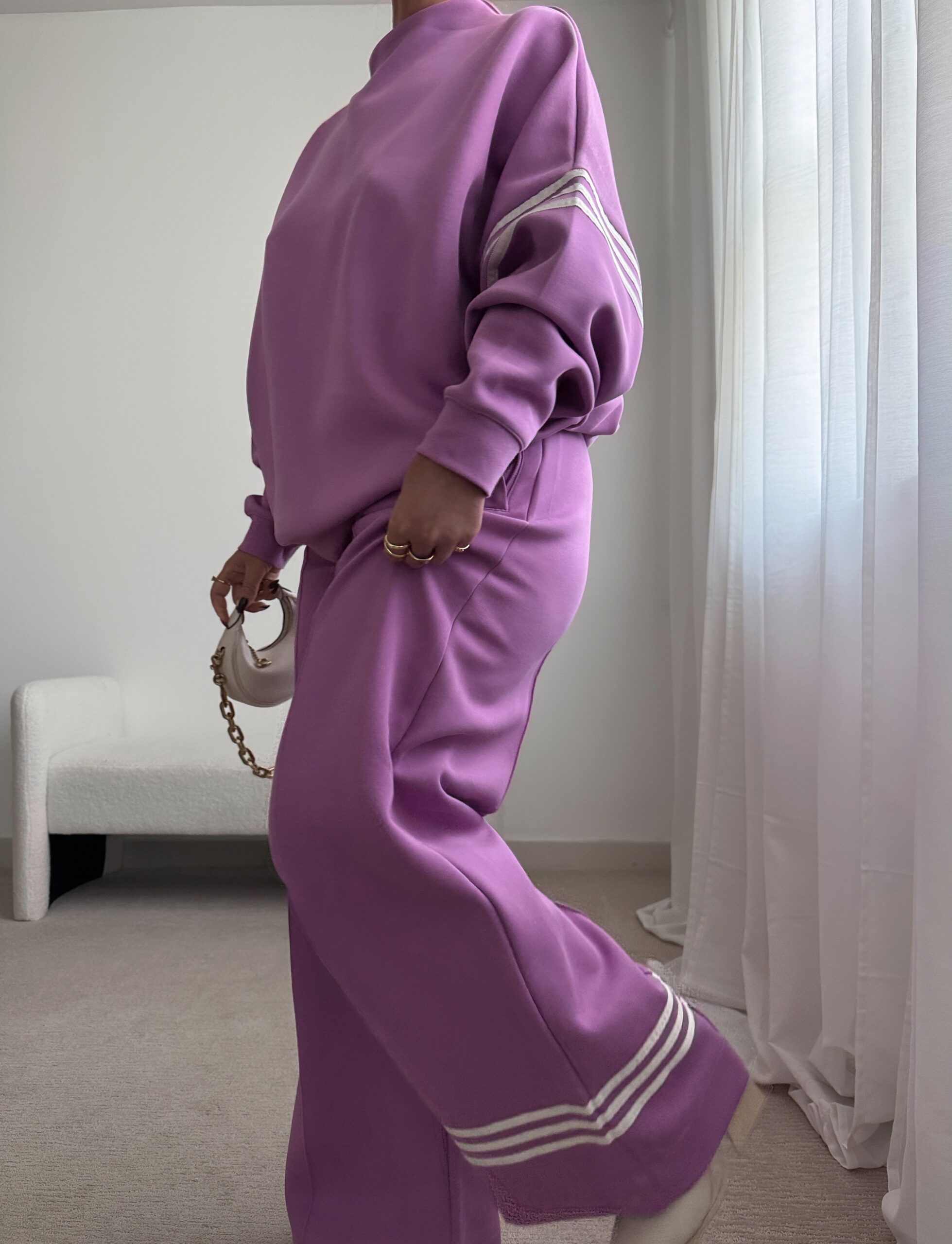 7 OF MY FAVORITE ADIDAS SETS
https://www.juliamarieb.com/2025/04/30/7-of-my-favorite-adidas-sets/