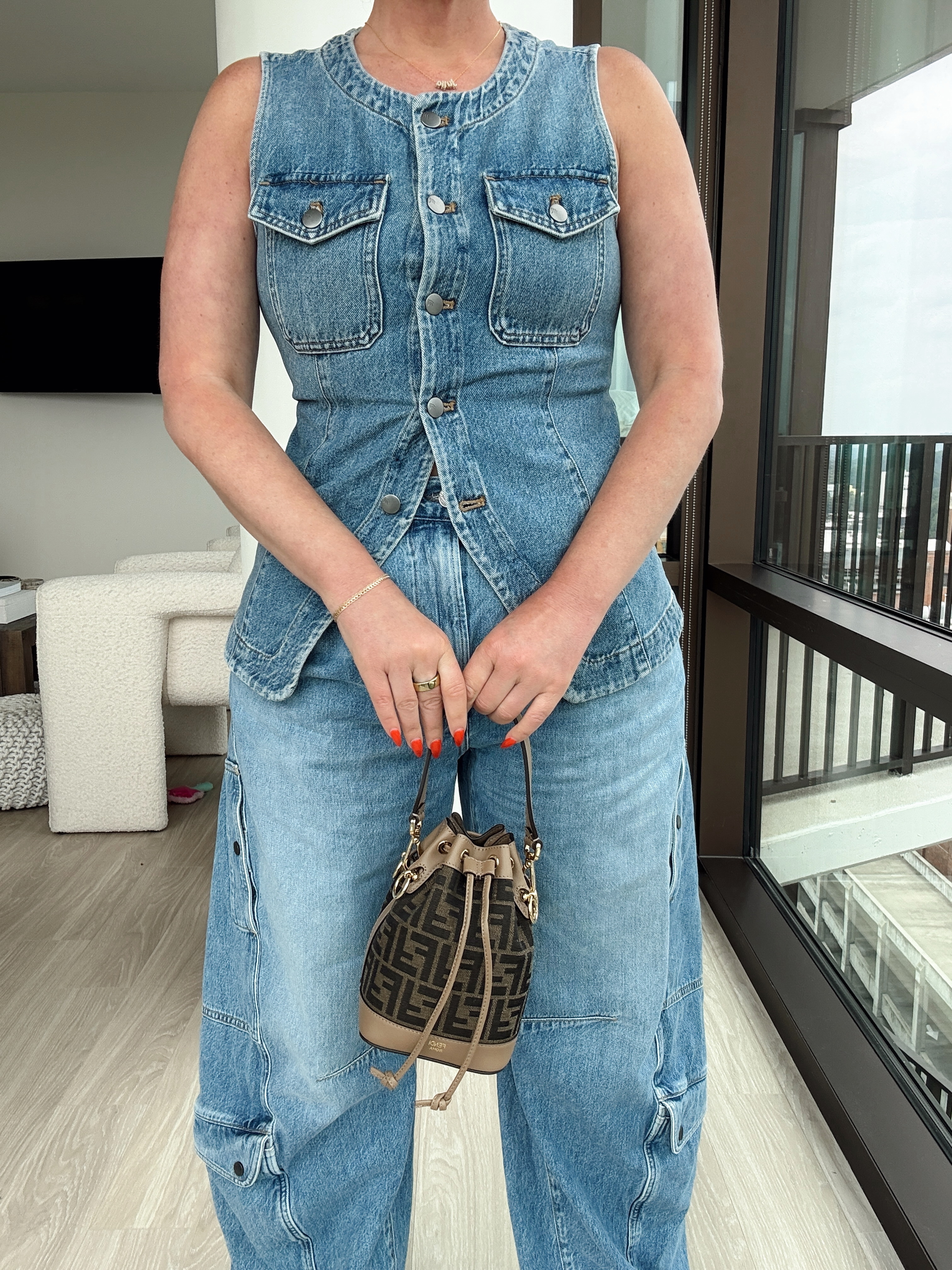 8 WAYS TO STYLE DENIM https://www.juliamarieb.com/2025/07/28/auto-draft/