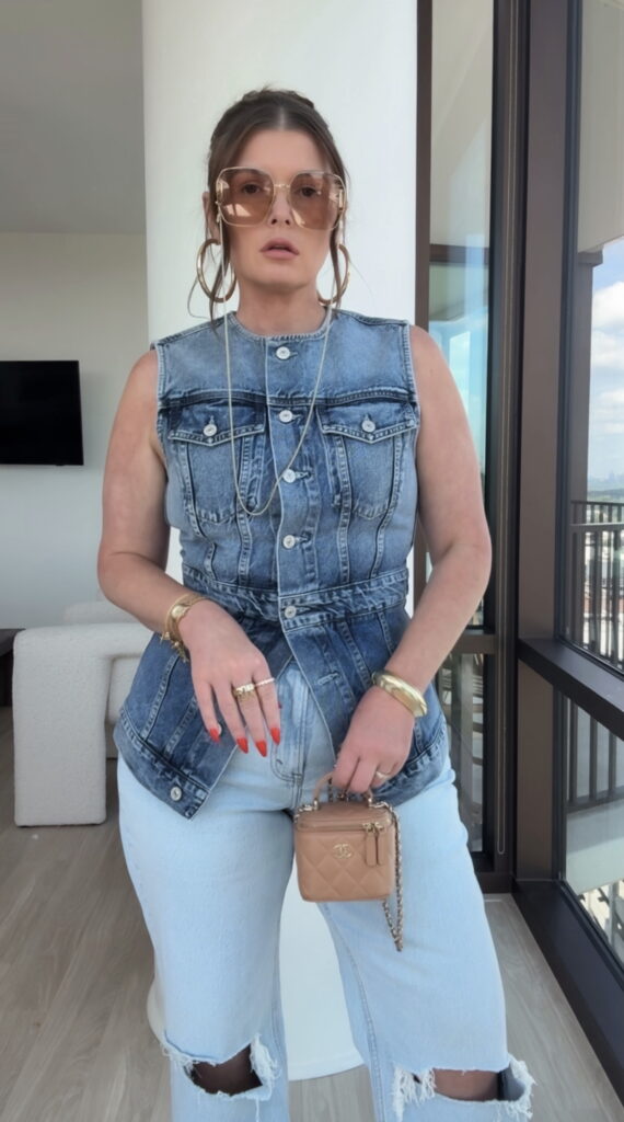 How to Style 90’s Relaxed Jeans: Casual to Elevated Outfits https://www.juliamarieb.com/2025/08/24/how-to-style-90s-relaxed-jeans-casual-to-elevated-outfits/