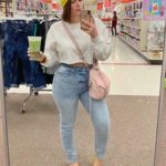 5 WAYS TO WEAR MOM JEANS @julia.marie.b