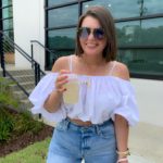 SUMMER OUTFIT: WHITE ZARA OFF THE SHOULDER CROP TOP + MOM JEANS. DETAILS HERE: http://www.juliamarieb.com/2019/07/23/uniform:-zara-top-+-mom-jeans-+-platforms/ @julia.marie.b