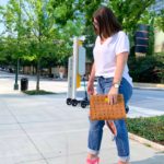 SUMMER OUTFIT: CLASSIC WHITE V-NECK AND DESTROYED DENIM. DETAILS HERE: http://www.juliamarieb.com/2019/07/16/summer-outfit:-classic-white-v-neck-and-destroyed-bf-jeans/ @julia.marie.b