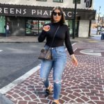 5 WAYS TO STYLE LOUIS VUITTON ALMA BB: SEE ALL 5 HERE: http://www.juliamarieb.com/2019/10/24/5-ways-to-style-louis-vuitton-alma-bb:-the-rule-of-5/ @julia.marie.b