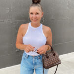 5 BASIC TANK TOP OUTFIT IDEAS: http://www.juliamarieb.com/2020/07/26/ro5:-white-tank/ | @julia.marie.b