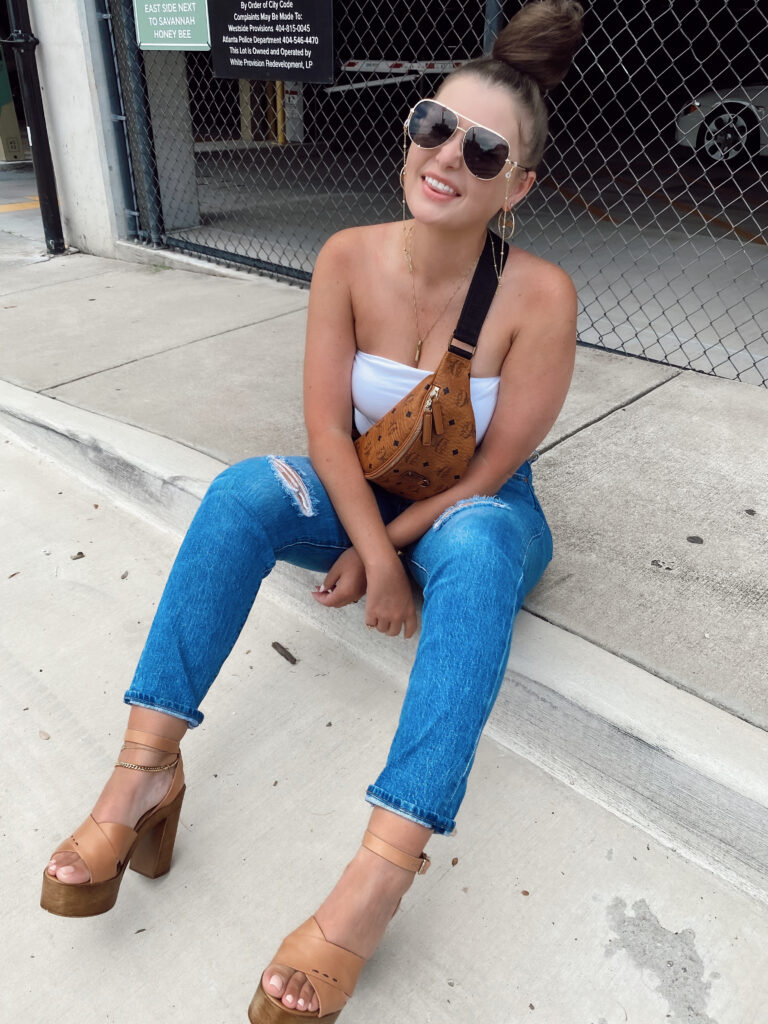 5 WAYS TO WEAR LEVI'S WEDGIE JEANS FOR SUMMER | THE RULE OF 5