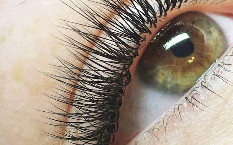 Eyelash Extensions with Happily Every Lashing
