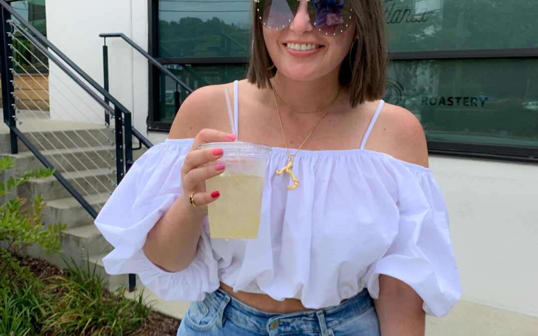 SUMMER OUTFIT: OFF THE SHOULDER CROP TOP + SLIM MOM JEANS