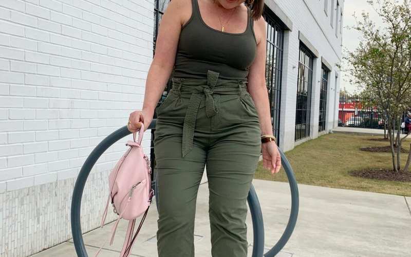 SPRING OUTFIT: MONOCHROME PAPERBAG PANTS LOOK