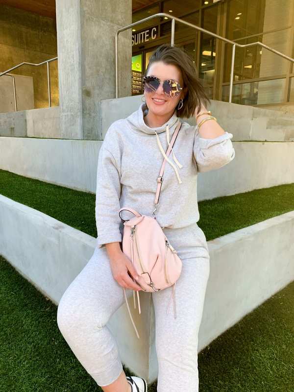 HOW TO STYLE A SWEATSUIT WITHOUT LOOKING FRUMPY