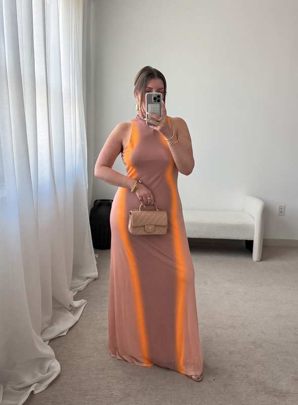SPRING OUTFITS: BODY HUGGING MAXI DRESSES